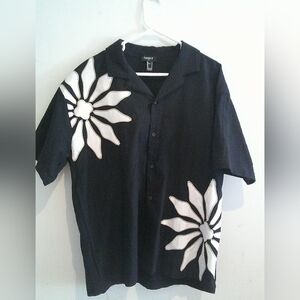 Forever 21 Black Shirt with White Floral Design Size L